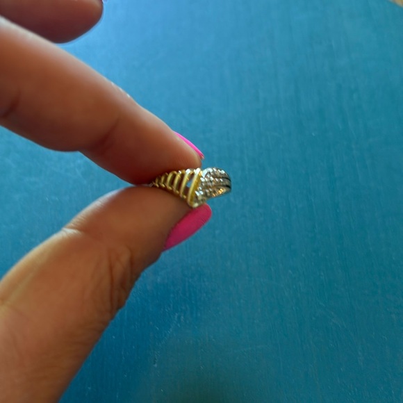 10K 4 3/4 Sized Vintage Ring - Picture 2 of 6